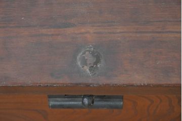 アジアンビンテージ　欅(ケヤキ)材　松材　アンティーク調　オリエンタルな雰囲気を醸し出す豆びつ(韓国、豆櫃、米びつ、サイドテーブル、バンダヂ、バンダジ、バンダチ、収納箱、収納付きベンチ、スツール、店舗什器、ヴィンテージ)(R-083778)