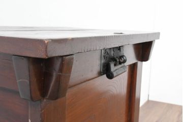 アジアンビンテージ　欅(ケヤキ)材　松材　アンティーク調　オリエンタルな雰囲気を醸し出す豆びつ(韓国、豆櫃、米びつ、サイドテーブル、バンダヂ、バンダジ、バンダチ、収納箱、収納付きベンチ、スツール、店舗什器、ヴィンテージ)(R-083778)