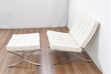 中古　イタリアビンテージ　リプロダクト品　本革　モダンな寛ぎ空間を演出するバルセロナチェアとオットマンのセット(バルセロナスツール、1人掛けソファ、椅子、イス、ヴィンテージ)(当時25万円で購入)(R-083780)
