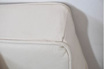 中古　イタリアビンテージ　リプロダクト品　本革　モダンな寛ぎ空間を演出するバルセロナチェアとオットマンのセット(バルセロナスツール、1人掛けソファ、椅子、イス、ヴィンテージ)(当時25万円で購入)(R-083780)