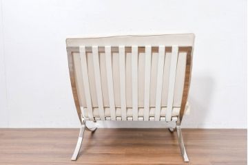 中古　イタリアビンテージ　リプロダクト品　本革　モダンな寛ぎ空間を演出するバルセロナチェアとオットマンのセット(バルセロナスツール、1人掛けソファ、椅子、イス、ヴィンテージ)(当時25万円で購入)(R-083780)