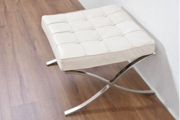 中古　イタリアビンテージ　リプロダクト品　本革　モダンな寛ぎ空間を演出するバルセロナチェアとオットマンのセット(バルセロナスツール、1人掛けソファ、椅子、イス、ヴィンテージ)(当時25万円で購入)(R-083780)