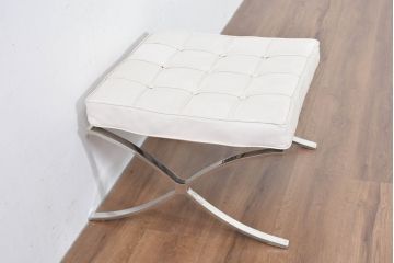 中古　イタリアビンテージ　リプロダクト品　本革　モダンな寛ぎ空間を演出するバルセロナチェアとオットマンのセット(バルセロナスツール、1人掛けソファ、椅子、イス、ヴィンテージ)(当時25万円で購入)(R-083780)