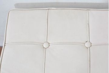 中古　イタリアビンテージ　リプロダクト品　本革　モダンな寛ぎ空間を演出するバルセロナチェアとオットマンのセット(バルセロナスツール、1人掛けソファ、椅子、イス、ヴィンテージ)(当時25万円で購入)(R-083780)