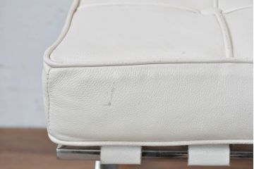 中古　イタリアビンテージ　リプロダクト品　本革　モダンな寛ぎ空間を演出するバルセロナチェアとオットマンのセット(バルセロナスツール、1人掛けソファ、椅子、イス、ヴィンテージ)(当時25万円で購入)(R-083780)