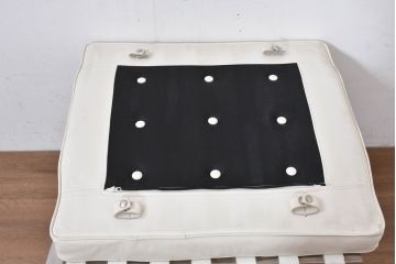 中古　イタリアビンテージ　リプロダクト品　本革　モダンな寛ぎ空間を演出するバルセロナチェアとオットマンのセット(バルセロナスツール、1人掛けソファ、椅子、イス、ヴィンテージ)(当時25万円で購入)(R-083780)