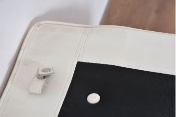 中古　イタリアビンテージ　リプロダクト品　本革　モダンな寛ぎ空間を演出するバルセロナチェアとオットマンのセット(バルセロナスツール、1人掛けソファ、椅子、イス、ヴィンテージ)(当時25万円で購入)(R-083780)