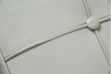 イタリアビンテージ　リプロダクト品　本革　モダンな寛ぎ空間を演出するバルセロナチェアとオットマンのセット(バルセロナスツール、1人掛けソファ、椅子、イス、ヴィンテージ)(当時25万円で購入)(R-083780)