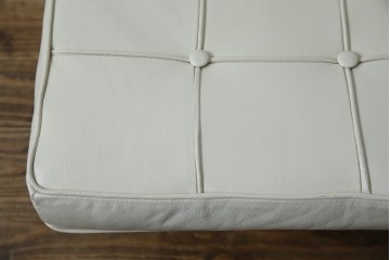 イタリアビンテージ　リプロダクト品　本革　モダンな寛ぎ空間を演出するバルセロナチェアとオットマンのセット(バルセロナスツール、1人掛けソファ、椅子、イス、ヴィンテージ)(当時25万円で購入)(R-083780)