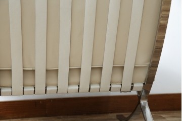 イタリアビンテージ　リプロダクト品　本革　モダンな寛ぎ空間を演出するバルセロナチェアとオットマンのセット(バルセロナスツール、1人掛けソファ、椅子、イス、ヴィンテージ)(当時25万円で購入)(R-083780)