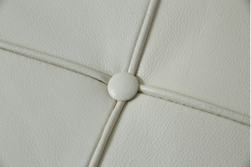 イタリアビンテージ　リプロダクト品　本革　モダンな寛ぎ空間を演出するバルセロナチェアとオットマンのセット(バルセロナスツール、1人掛けソファ、椅子、イス、ヴィンテージ)(当時25万円で購入)(R-083780)