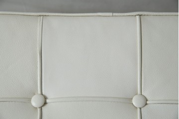 イタリアビンテージ　リプロダクト品　本革　モダンな寛ぎ空間を演出するバルセロナチェアとオットマンのセット(バルセロナスツール、1人掛けソファ、椅子、イス、ヴィンテージ)(当時25万円で購入)(R-083780)