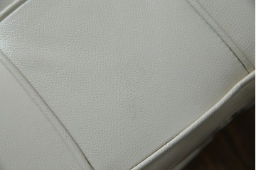 イタリアビンテージ　リプロダクト品　本革　モダンな寛ぎ空間を演出するバルセロナチェアとオットマンのセット(バルセロナスツール、1人掛けソファ、椅子、イス、ヴィンテージ)(当時25万円で購入)(R-083780)