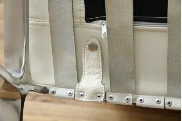 イタリアビンテージ　リプロダクト品　本革　モダンな寛ぎ空間を演出するバルセロナチェアとオットマンのセット(バルセロナスツール、1人掛けソファ、椅子、イス、ヴィンテージ)(当時25万円で購入)(R-083780)