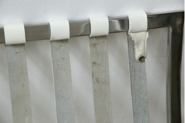 イタリアビンテージ　リプロダクト品　本革　モダンな寛ぎ空間を演出するバルセロナチェアとオットマンのセット(バルセロナスツール、1人掛けソファ、椅子、イス、ヴィンテージ)(当時25万円で購入)(R-083780)