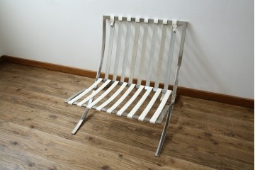 イタリアビンテージ　リプロダクト品　本革　モダンな寛ぎ空間を演出するバルセロナチェアとオットマンのセット(バルセロナスツール、1人掛けソファ、椅子、イス、ヴィンテージ)(当時25万円で購入)(R-083780)