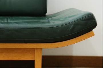中古　カンディハウス(CONDE HOUSE)　アルプ(ALP)　本革　シンプルで美しい北欧モダンデザインの2人掛けソファ　定価約42万円　(R-083782)