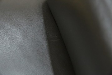 中古　美品　IDC大塚家具取り扱い　ヒモラ(himolla)　上質な本革素材と快適な座り心地が魅力の2Pソファ　定価約25万円　(R-083784)