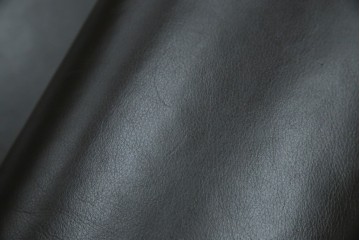 中古　美品　IDC大塚家具取り扱い　ヒモラ(himolla)　上質な本革素材と快適な座り心地が魅力の2Pソファ　定価約25万円　(R-083784)