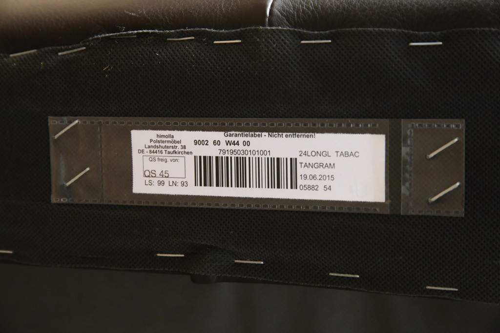 中古　美品　IDC大塚家具取り扱い　ヒモラ(himolla)　上質な本革素材と快適な座り心地が魅力の2Pソファ　定価約25万円　(R-083784)