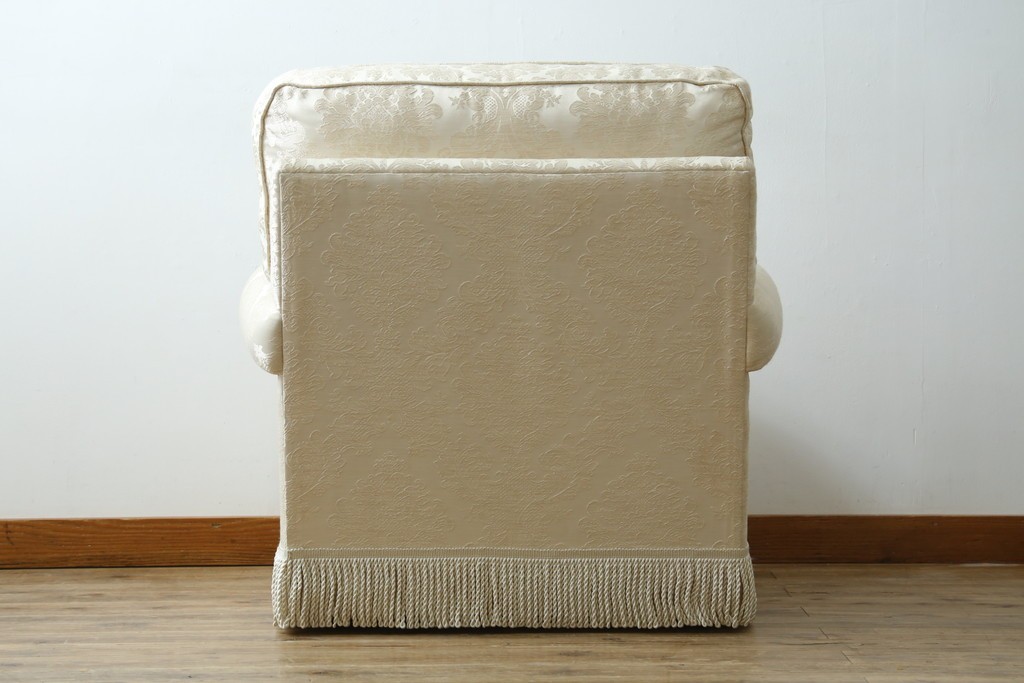 新古　未使用展示品　美品　イギリス　英国高級家具ブランド　Art forma(アートフォーマ)　ダマスク柄とフリンジのクラシカルな1人掛けソファとオットマンセット　定価(セット合計)約40万円　(R-083785)