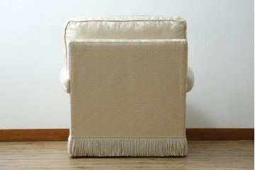新古　未使用展示品　美品　イギリス　英国高級家具ブランド　Art forma(アートフォーマ)　ダマスク柄とフリンジのクラシカルな1人掛けソファとオットマンセット　定価(セット合計)約40万円　(R-083785)