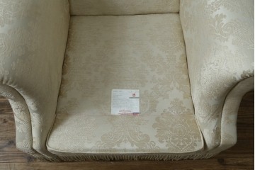 新古　未使用展示品　美品　イギリス　英国高級家具ブランド　Art forma(アートフォーマ)　ダマスク柄とフリンジのクラシカルな1人掛けソファとオットマンセット　定価(セット合計)約40万円　(R-083785)