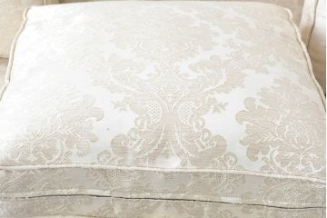 中古　展示品　美品　イギリス　英国高級家具ブランド　Art forma(アートフォーマ)　優雅なひとときを演出する3人掛けソファ(トリプルソファ、三人掛け、3P、英国)(定価約55万円)(R-083786)