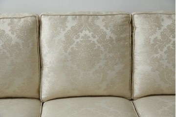 中古　展示品　美品　イギリス　英国高級家具ブランド　Art forma(アートフォーマ)　ダマスク柄とフリンジのクラシカルな3人掛けソファ　定価約55万円相当　(R-083786)