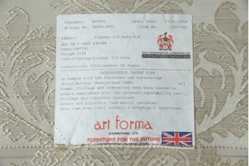 中古　展示品　美品　イギリス　英国高級家具ブランド　Art forma(アートフォーマ)　ダマスク柄とフリンジのクラシカルな3人掛けソファ　定価約55万円相当　(R-083786)