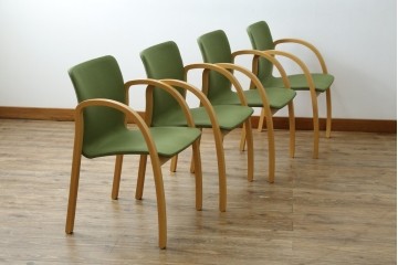 中古　arflex(アルフレックス)　FK　優しい色合いがナチュラルな印象を与えるアームチェア4脚セット　現行定価約374000円　(R-083788)