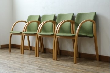 中古　arflex(アルフレックス)　FK　優しい色合いがナチュラルな印象を与えるアームチェア4脚セット　現行定価約374000円　(R-083788)