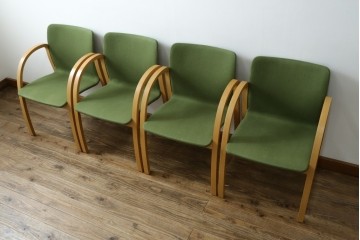 中古　arflex(アルフレックス)　FK　優しい色合いがナチュラルな印象を与えるアームチェア4脚セット　現行定価約374000円　(R-083788)