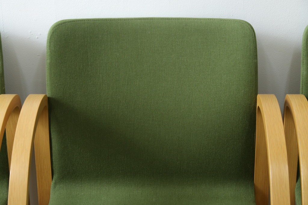 中古　arflex(アルフレックス)　FK　優しい色合いがナチュラルな印象を与えるアームチェア4脚セット　現行定価約374000円　(R-083788)