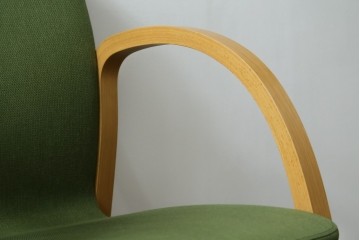 中古　arflex(アルフレックス)　FK　優しい色合いがナチュラルな印象を与えるアームチェア4脚セット　現行定価約374000円　(R-083788)