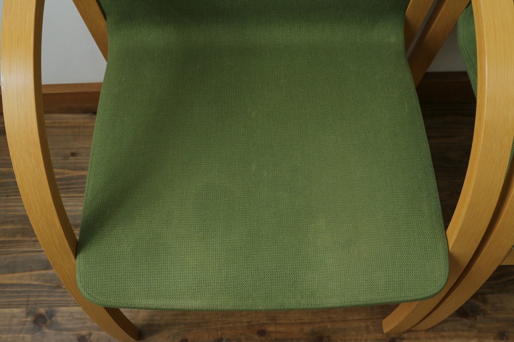 中古　arflex(アルフレックス)　FK　優しい色合いがナチュラルな印象を与えるアームチェア4脚セット　現行定価約374000円　(R-083788)