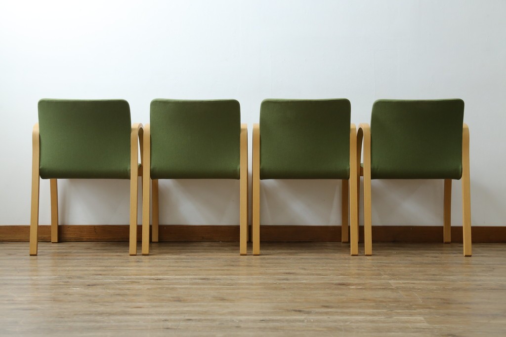 中古　arflex(アルフレックス)　FK　優しい色合いがナチュラルな印象を与えるアームチェア4脚セット　現行定価約374000円　(R-083788)