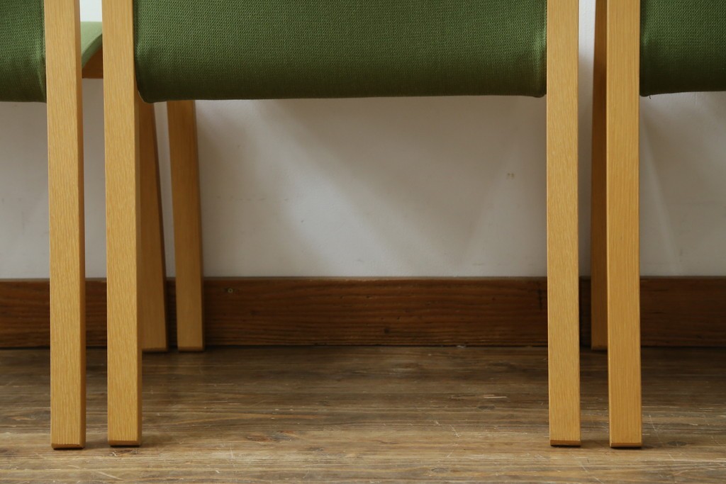 中古　arflex(アルフレックス)　FK　優しい色合いがナチュラルな印象を与えるアームチェア4脚セット　現行定価約374000円　(R-083788)