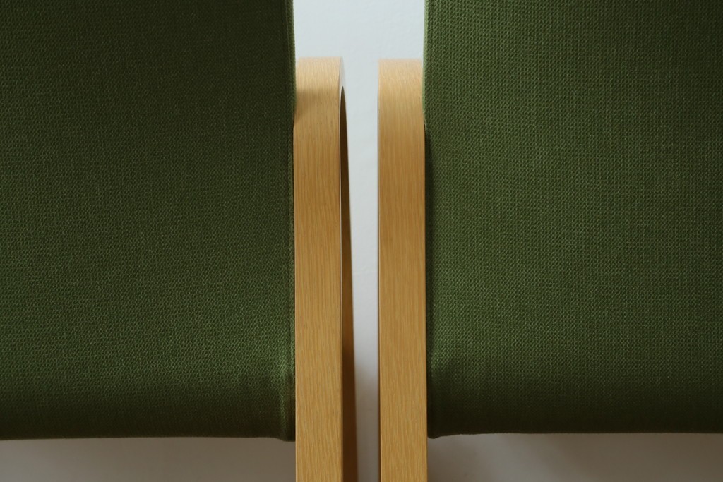 中古　arflex(アルフレックス)　FK　優しい色合いがナチュラルな印象を与えるアームチェア4脚セット　現行定価約374000円　(R-083788)