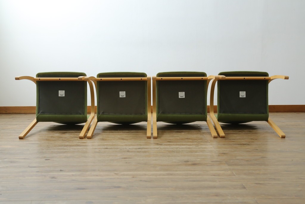 中古　arflex(アルフレックス)　FK　優しい色合いがナチュラルな印象を与えるアームチェア4脚セット　現行定価約374000円　(R-083788)