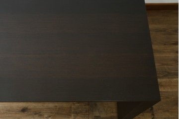 新古　未使用展示品　美品　arflex(アルフレックス)　REKTA(レクタ)　シンプルでスタイリッシュなデザインがかっこいいダイニングテーブル　定価約39万円　(R-083791)
