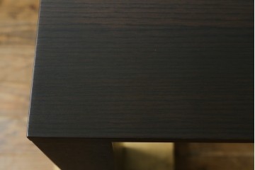 新古　未使用展示品　美品　arflex(アルフレックス)　REKTA(レクタ)　シンプルでスタイリッシュなデザインがかっこいいダイニングテーブル　定価約39万円　(R-083791)