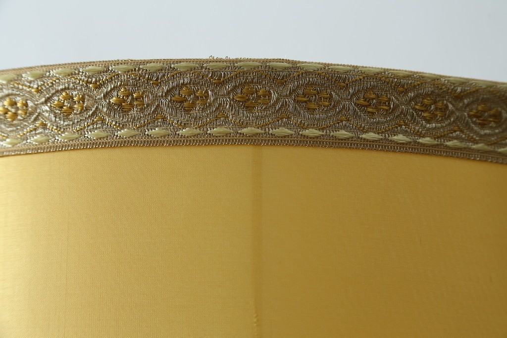 イタリアビンテージ　高級イタリア輸入品　ONYX ART　クラシカルエレガント　大理石ポールと美しい真鍮細工のフロアスタンド　(R-083792)