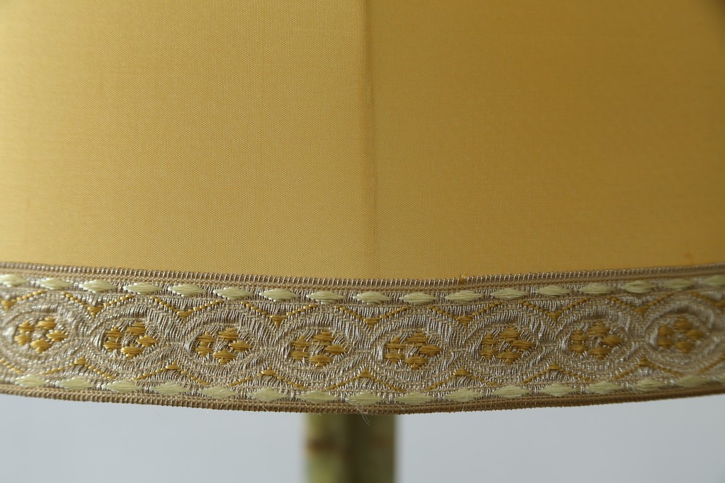 イタリアビンテージ　高級イタリア輸入品　ONYX ART　クラシカルエレガント　大理石ポールと美しい真鍮細工のフロアスタンド　(R-083792)