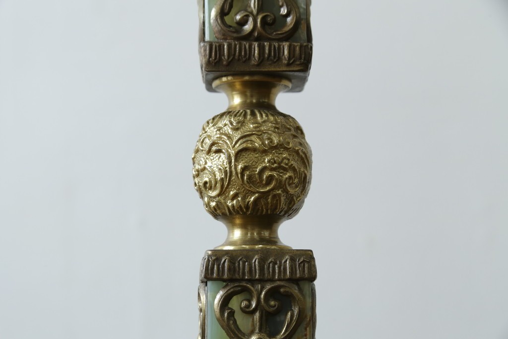 イタリアビンテージ　高級イタリア輸入品　ONYX ART　クラシカルエレガント　大理石ポールと美しい真鍮細工のフロアスタンド　(R-083792)