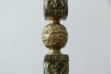 イタリアビンテージ　高級イタリア輸入品　ONYX ART　クラシカルエレガント　大理石ポールと美しい真鍮細工のフロアスタンド　(R-083792)