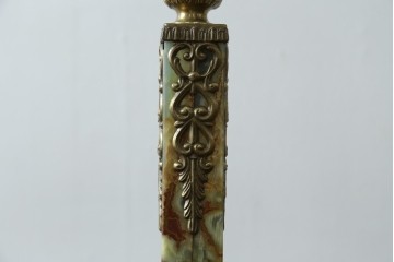 イタリアビンテージ　高級イタリア輸入品　ONYX ART　クラシカルエレガント　大理石ポールと美しい真鍮細工のフロアスタンド　(R-083792)