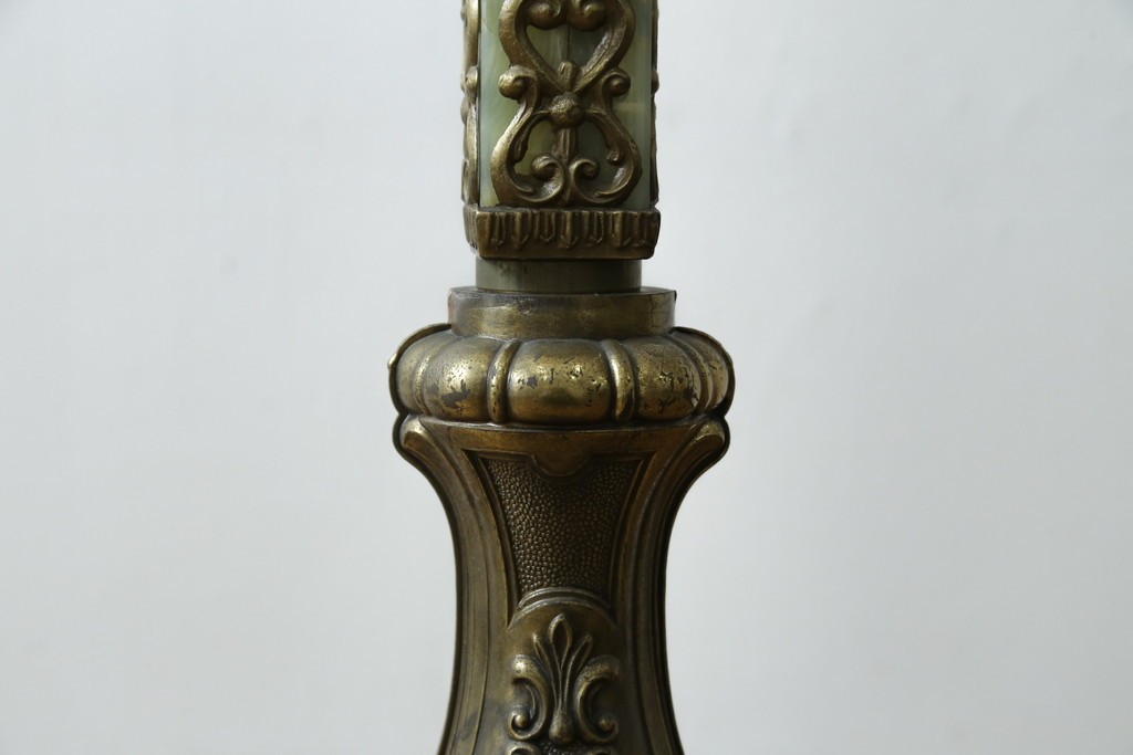 イタリアビンテージ　高級イタリア輸入品　ONYX ART　クラシカルエレガント　大理石ポールと美しい真鍮細工のフロアスタンド　(R-083792)