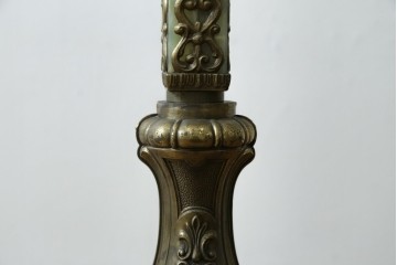 イタリアビンテージ　高級イタリア輸入品　ONYX ART　クラシカルエレガント　大理石ポールと美しい真鍮細工のフロアスタンド　(R-083792)