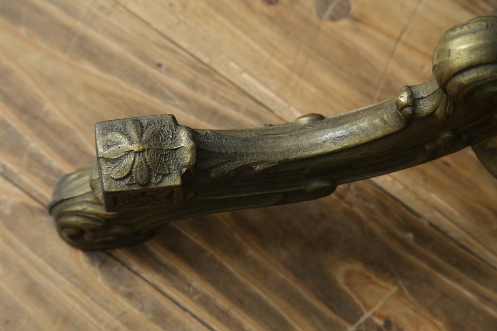 イタリアビンテージ　高級イタリア輸入品　ONYX ART　クラシカルエレガント　大理石ポールと美しい真鍮細工のフロアスタンド　(R-083792)